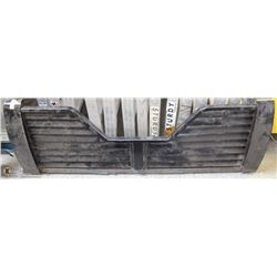 FIFTH WHEEL TAILGATE