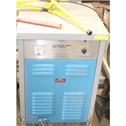 S.C.R. INDUSTRIAL CHARGER MODEL 20SCR725-3