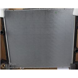 NEW KENWORTH TRUCK RADIATOR T800 IN BOX