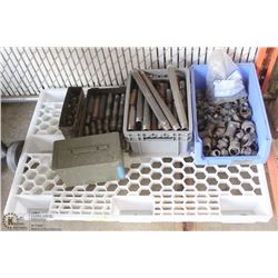 PALLET WITH GAS FITTINGS AND COUPLERS