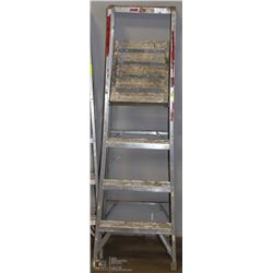 STURDY 4FT PLATFORM LADDER