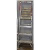 Image 1 : STURDY 4FT PLATFORM LADDER