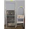 Image 1 : PAIR OF SMALL WHITE TASK STEP-LADDERS