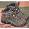 Image 1 : PAIR OF NEW RENEGADE SIZE 10.5 HIKING SHOES