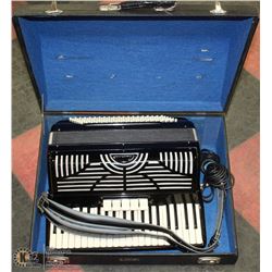 ELECTRIC CAMERAMO ACCORDIAN WITH PLUG FOR AMPLIFER