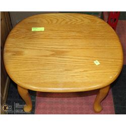 SOLID OAK END TABLE