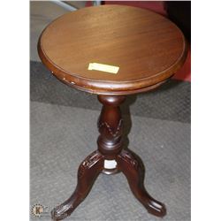 SOLID WOOD CARVED END TABLE