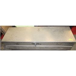 ALUMINUM CHECKER PLATE TRUCK TOOL BOX