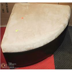 2 TONE MICROFIBRE AND LEATHERETTE CORNER OTTOMAN