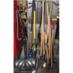 LARGE BUNDLE OF ASSORTED YARD TOOLS INCL
