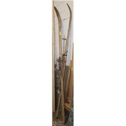 ESTATE ANTIQUE HANDMADE CROSS COUNTRY SKIS