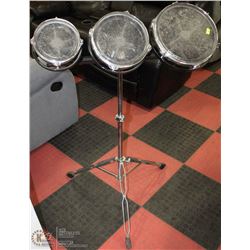 TRIPLE DRUMS STAND