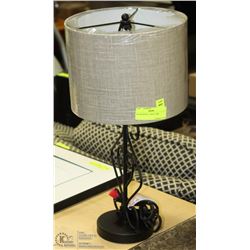 BLACK METAL TABLE LAMP
