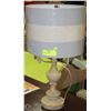 Image 1 : MEDIUM TABLE LAMP