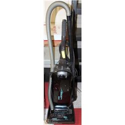 EUREKA THE BOSS UPRIGHT VACUUM