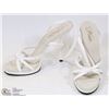 Image 1 : NEW PLEASERS WHITE 8M HIGH HEELED