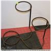 Image 1 : WROUGHT IRON PLANTER - HOLDS 3 PLANTS -