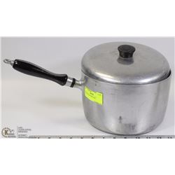 VINTAGE ALUMINIUM POT