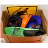 Image 1 : LARGE BOX W/SUMMER SPORTING GOODS