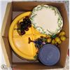 Image 1 : LOT OF DECORATIVE MISC AND PLATTERS