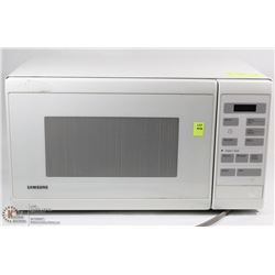 SAMSUNG 700W MICROWAVE