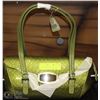 Image 1 : GREEN SNAKESKIN STYLE HANDBAG WITH BUCKLE CLOSURE