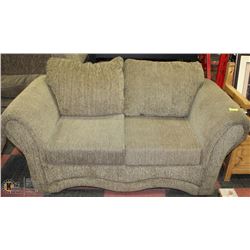 CLOTH LOVESEAT 66"X34"