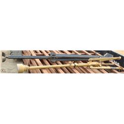 LOT OF MEDAL GRIDS AND 1 METAL PIPE STAND