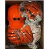 Image 1 : LOT OF 4 NEW HARDHATS W/ LINERS + SAFETY GLASSES