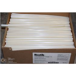 LARGE BOX OF GLUE STICKS