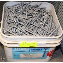 WHITE BIN OF MASTER GRIPPER SCREWS