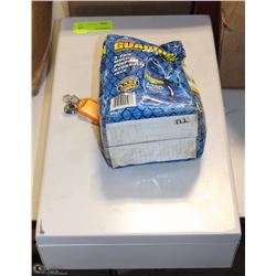 1 LOCKABLE KEY BOX AND 1 TWO TONNE HYDRAULIC JACK