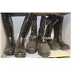 Image 1 : SHELF OF 3 PAIRS OF RUBBER BOOTS