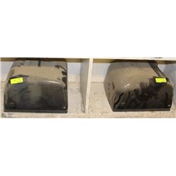 2 SHELVES WITH MANUAL PAPER TOWEL RACK,