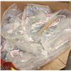 Image 1 : LARGE BOX OF MISC HYDRAULIC FITTINGS