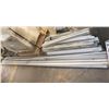 Image 1 : LARGE LOT OF METAL EDGING AND METAL SUPPORTS