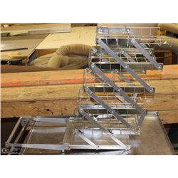 APOLB STAINLESS STEEL EXPANDABLE LOCKING DISPLAY