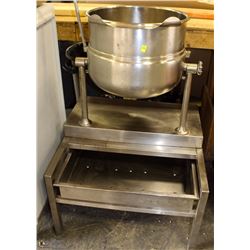 TILTING STEAM KETTLE ON BASE WITH HOLDING DRAWER