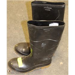 STEEL TOE WITH STEEL SHANK RUBBER BOOTS SIZE 10