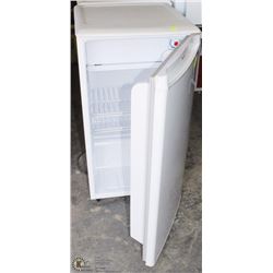 DANBY MINI FRIDGE WITH FREEZER MODEL DCR34W