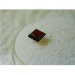 GEM STONE - PRINCESS FACETED RED GARNET 4.9L X 4.9W X 2.7H mm- ~0.58CT