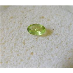 GEM STONE - OVAL FACETED PERIDOT 5.8L X 3.6W X 2.3H mm - ~CT