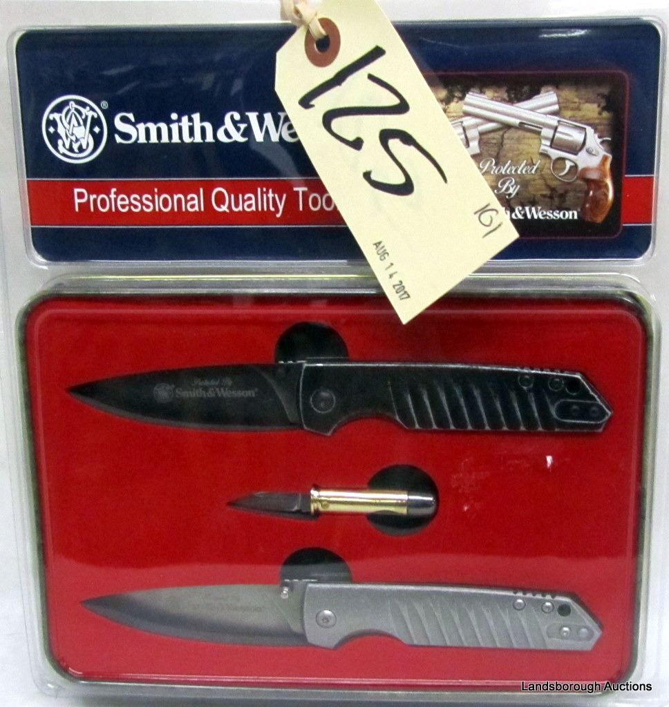 SMITH AND WESSON LIMITED EDITION KNIFE SET
