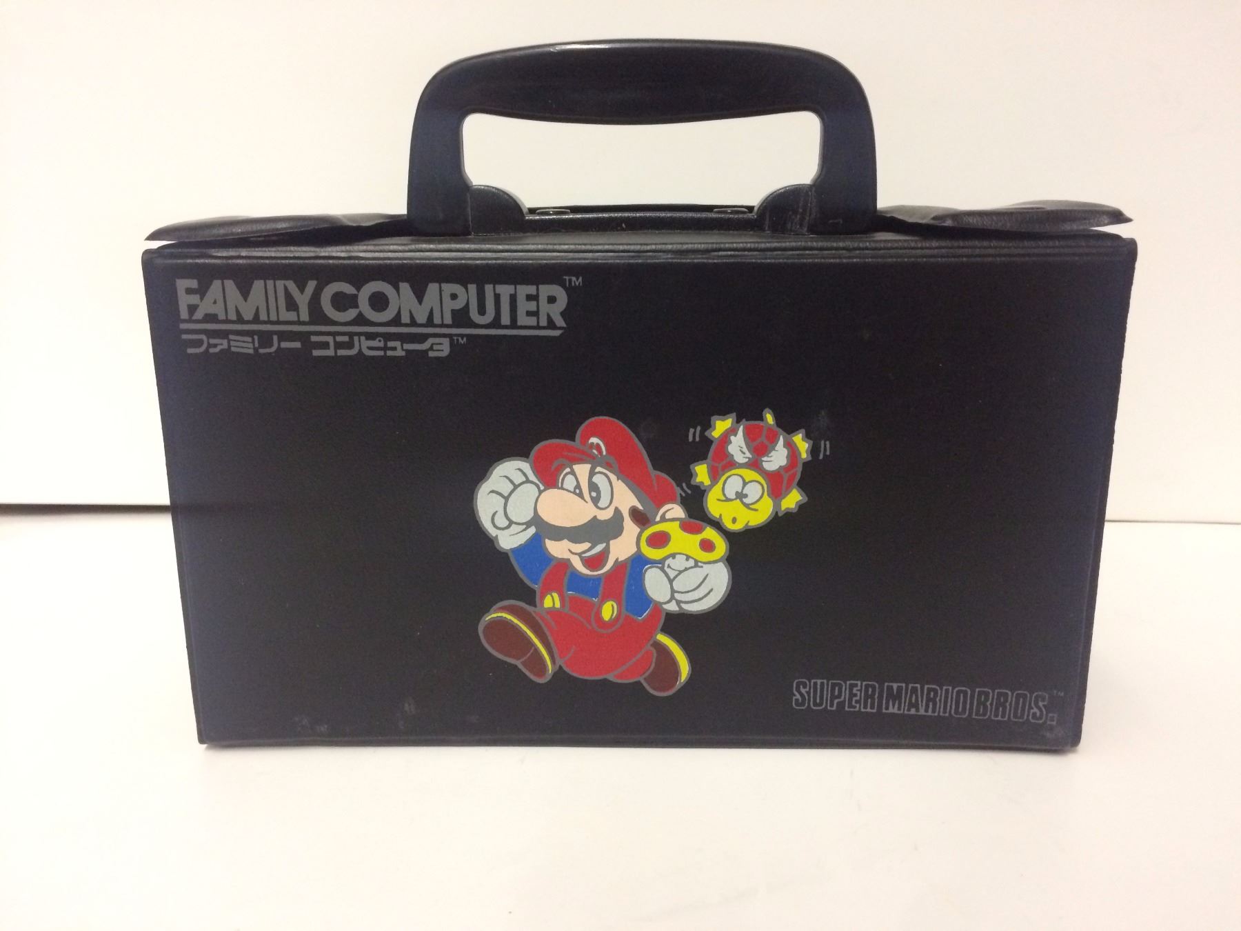 SUPER MARIO BROS FAMILY COMPUTER CARRYING CASE