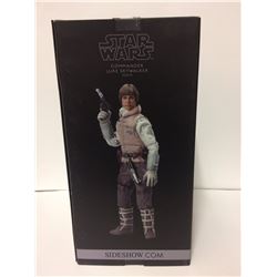 STAR WARS SIDESHOW COLLECTIBLE (COMMANDER LUKE SKYWALKER) IN BOX