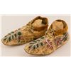 Image 1 : Woodland Beaded Moccasins