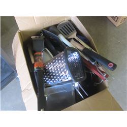 Assorted kitchen ware