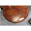 Image 2 : MODERN ROUND PARLOR TABLE