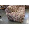 Image 2 : DESIGNER LOVESEAT