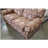 Image 2 : DESIGNER LOVESEAT